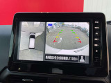 上から丸見えアラウンドビュー!車を真上から見下ろした様な映像を映し出すアラウンドビューモニター。これで車庫入れもラクラク。