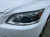 ヘッドライトに曇りもクスミもありません。