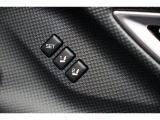 運転席のシートポジションメモリー機能は、登録済みの運転者と交代しても、シートポジションの変更の手間がかかりません。