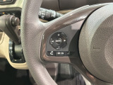 ステアリングにオーディオ操作スイッチが付いています。オーディオ画面に直接タッチしなくても操作が出来ますので、運転に集中できます。