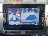 アラウンドビューモニター装備!空から見ているような映像によって不慣れな場所での車庫入れや縦列駐車等はもちろん狭い道でのすれ違いも安心♪