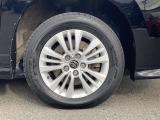 【純正ホイール】純正設計ならではの美しいデザインと精密な仕上げで、車両全体のスタイリングを引き立てます。