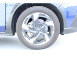 タイヤサイズは225/55R18 純正アルミホイール装着です!