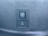後部座席にお乗り頂く方の為のUSBソケットもございますのでスマホなどの充電切れの心配はありませんのでご安心ください。