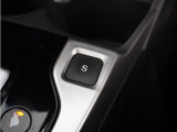 【Sモード】スイッチオンでスポーティな走行を!エンジンのトルク感を活かしたレスポンスの良い走りに。