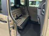 後部座席も大きく乗り降りしやすく、長時間の運転でも快適に過ごすことができます!