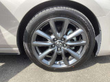 純正のアルミホイール!足元までカッコよく決まってます!