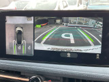 空から車を見たような「アラウンドビューモニター」!車の周りが一目で確認できるので、小さなお子様や障害物があっても安心して乗ることができます。