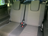助手席側後部座席