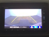 【バックカメラ】運転が苦手な方も車庫入れラクラクです!ギアをリバースに入れれば自動的に切り換わりますので、面倒な操作は不要です♪狭い駐車場もお車を傷つけず安心ですね!