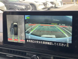 アラウンドビューモニター装備!空から見ているような映像によって不慣れな場所での車庫入れや縦列駐車等はもちろん狭い道でのすれ違いも安心していただけます♪