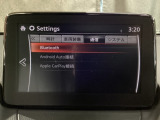 Apple Carplay・Android Auto対応!マツダ コネクト(コマンダーコントロール)でスマートフォンを操作して、通話、音楽を聴いたり、マップで目的地を調べることができます。
