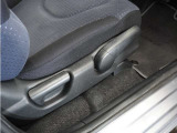 ◆シートハイトアジャスター◆運転席を上下に高さ調節ができます!運転ポジションを体格に合わせてシート調整できます。