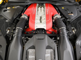 伝統的なV12気筒エンジンが毎日をエキサイティングに彩ります。