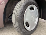 純正14インチフルホイールキャップでスタイルバッチリ!155/65R14タイヤです