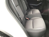 ☆後部座席シート廻り☆ ☆リアシートも快適な乗り心地☆シ-トの乗り心地が良く、旅行など長距離運転にも向いています。