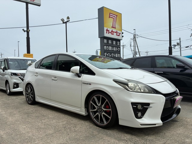 トヨタ プリウス 