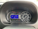 走行距離が確認できます。視認性の良いメーターパネルデザインです。