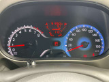 走行距離が確認できます。視認性の良いメーターパネルデザインです。