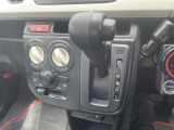 【 シフト 】シフトも操作しやすく快適なドライブを楽しんでいただけます。