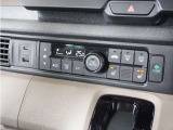 ◆オートエアコン装備◆ お好みの温度を設定をするだけで、後は、自動で風量を調節してくれます!快適にドライブが楽しめます。