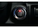 プッシュスタートを装備、エンジンの入り切りでキーの出し入れが不要になります。