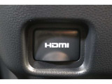 音声と映像が1本のケーブルで伝送できる便利なHDMIを装備しています。iPhoneやスマートフォンの画面と全く同じ画面がカーナビの画面に表示されるので、地図アプリや動画などのミラーリングが可能です。
