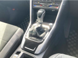 デュアルクラッチ7速DSGミッションはとても滑らかに、一瞬で変速します。エンジンのトルクもあるのでとても快適に走れます。