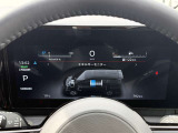 デジタルメーターになっております!最新の車はとてもすごいです♪メーター画面も切り替えできます!