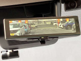インテイリジェントスマートルームミラーを装備しておりますので、後席の荷物・後席者を気にすることなく、後続車等の確認をすることができます☆