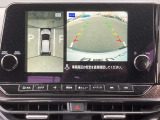 アラウンドビューモニター装備!空から見ているような映像によって不慣れな場所での車庫入れや縦列駐車等はもちろん狭い道でのすれ違いも安心♪