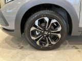 アルミホイール付!鉄ホイールと違って軽いので燃費にも影響してきます。ガソリンの高騰に少しは貢献します!デザインもさり気なく、スタイリッシュな感じとなっています。