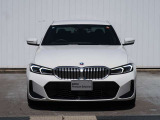 BMW正規ディーラーとして厳選された認定中古車を展示しております。
