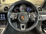オプション設定のスムースレザー仕上GTスポーツステアリングホイールが装着されております