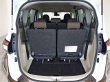 7人乗車時のトランクルームです、コンパクトですが日常使いなら十分なスペースです。