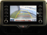 バックガイドモニターで、後方を確認しながら安心して駐車することができます。運転初心者も熟練者も必須の機能ですよ!