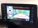 【パノラミックビューモニター】専用のカメラにより、上から見下ろしたような視点で360度クルマの周囲を確認することができます☆死角部分も確認しやすく、狭い場所での切り返しや駐車もスムーズに行えます。