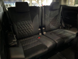 3列目シートはもちろん状態良好☆大人でもゆったりと座って頂けますので、大人数でのお出かけもラクラクです♪ご家族で、気の知れた仲間で、ドライブに行くのが楽しみですね♪