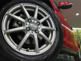 【15インチアルミホイール】外観にマッチしたアルミホイールを装着しております。各種アルミホイールや、スタッドレスタイヤも取扱いしております。是非ご相談ください♪
