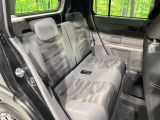 後部座席も気になるようなキズ・汚れやへたり等、大きなダメージはなく、良好な状態です。