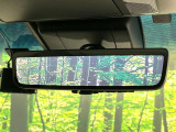 【デジタルインナーミラー】後席の大きな荷物や同乗者で後方が確認しづらい時でも安心!カメラが撮影した車両後方の映像をルームミラー内に表示。クリアな視界で状況の確認が可能です!