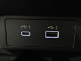 USB充電専用電源ソケットも付いています。モバイル機器などの充電専用