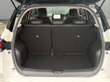 ラゲッジスペースも広々していて荷物もたくさん載りそうです。普段のお買い物もこれだけのスペースがあれば安心です。