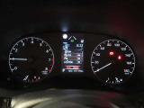 とっても見やすいメーターです。夜間時はラグジュアリーな気分にさせてくれる照明が魅力ですので、夜のドライブも楽しみになりますよ♪