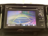 バックモニター付きで、車庫入れやバック時の後方確認をしっかりサポート。モニターに映し出される映像で死角も確認しやすく、狭い場所での駐車や後退時の操作をより安心して行えます。