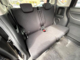 後部座席も気になるようなキズ・汚れやへたり等、大きなダメージはなく、良好な状態です。