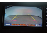 バックモニター付き。 車両後方の映像が画面に表示されるので、車庫入れが苦手な人も安心です。ただし、目視確認もお忘れなくお願いいたします。