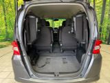 後席を格納すると、これだけの広さが!シーンに合わせたシートアレンジで、大きな荷物も積むことが出来ます♪