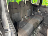 後部座席も気になるようなキズ・汚れやへたり等、大きなダメージはなく、良好な状態です。