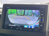【バックカメラ】駐車時に後方がリアルタイム映像で確認できます。大型商業施設や立体駐車場での駐車時や、夜間のバック時に大活躍!運転スキルに関わらず、今や必須となった装備のひとつです!